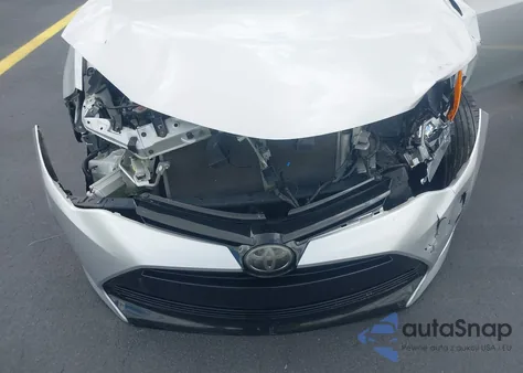 2018 Toyota Corolla Le z USA, uszkodzony, nr VIN 5YFBURHEXJP811345